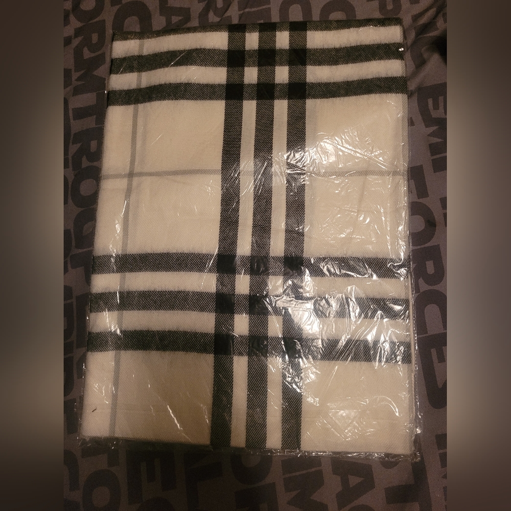 Scarfs for sale